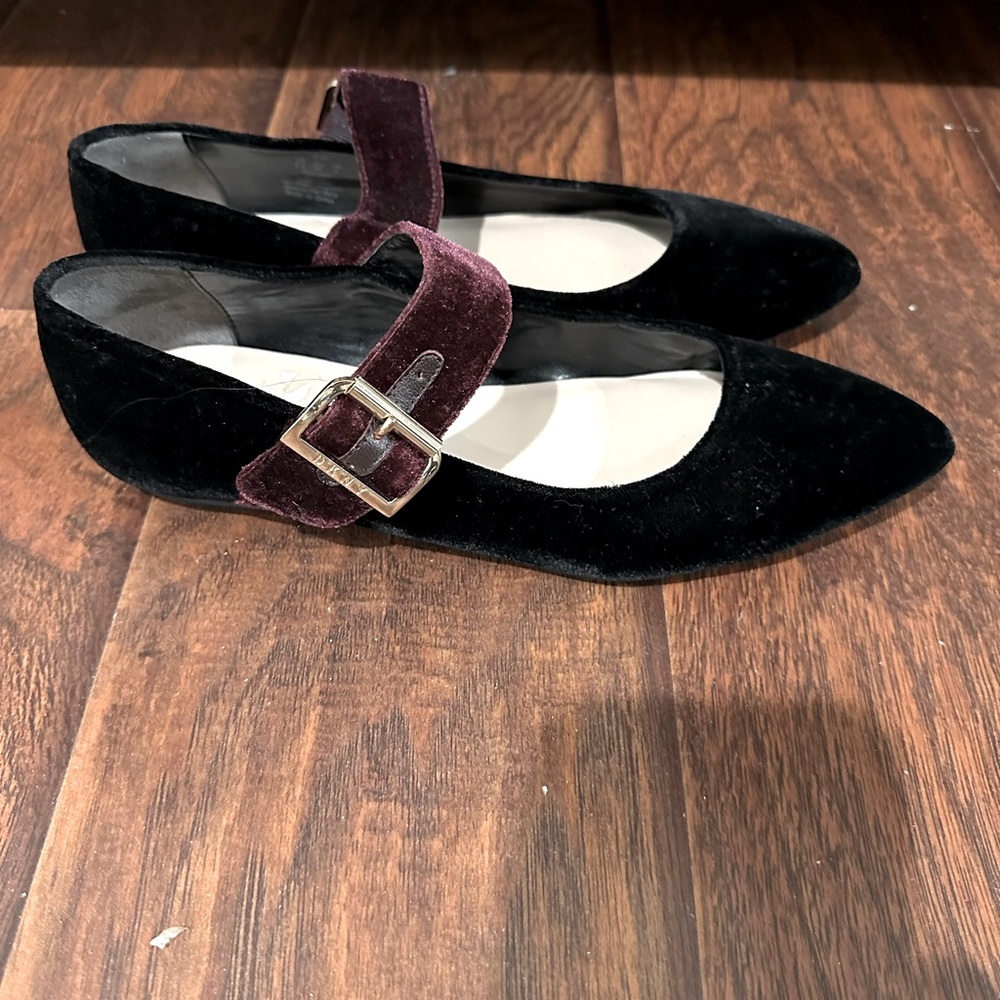 DKNY Black Velveteen Doll style shoes Size 8.5m